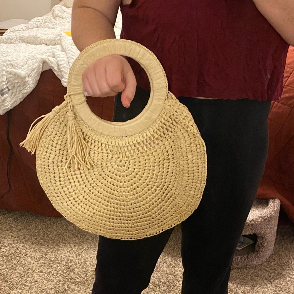 12th Tribe | handwoven circle straw handbag - Picture 8 of 8